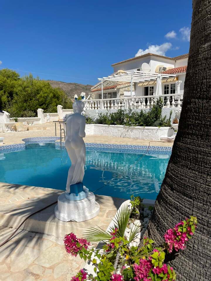 15 Bedroom Villa for Sale in Orxeta